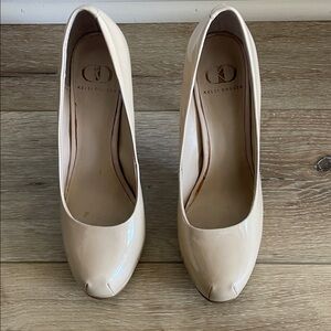 Kelsi Dagger Women's Beige Heels Sz 8
